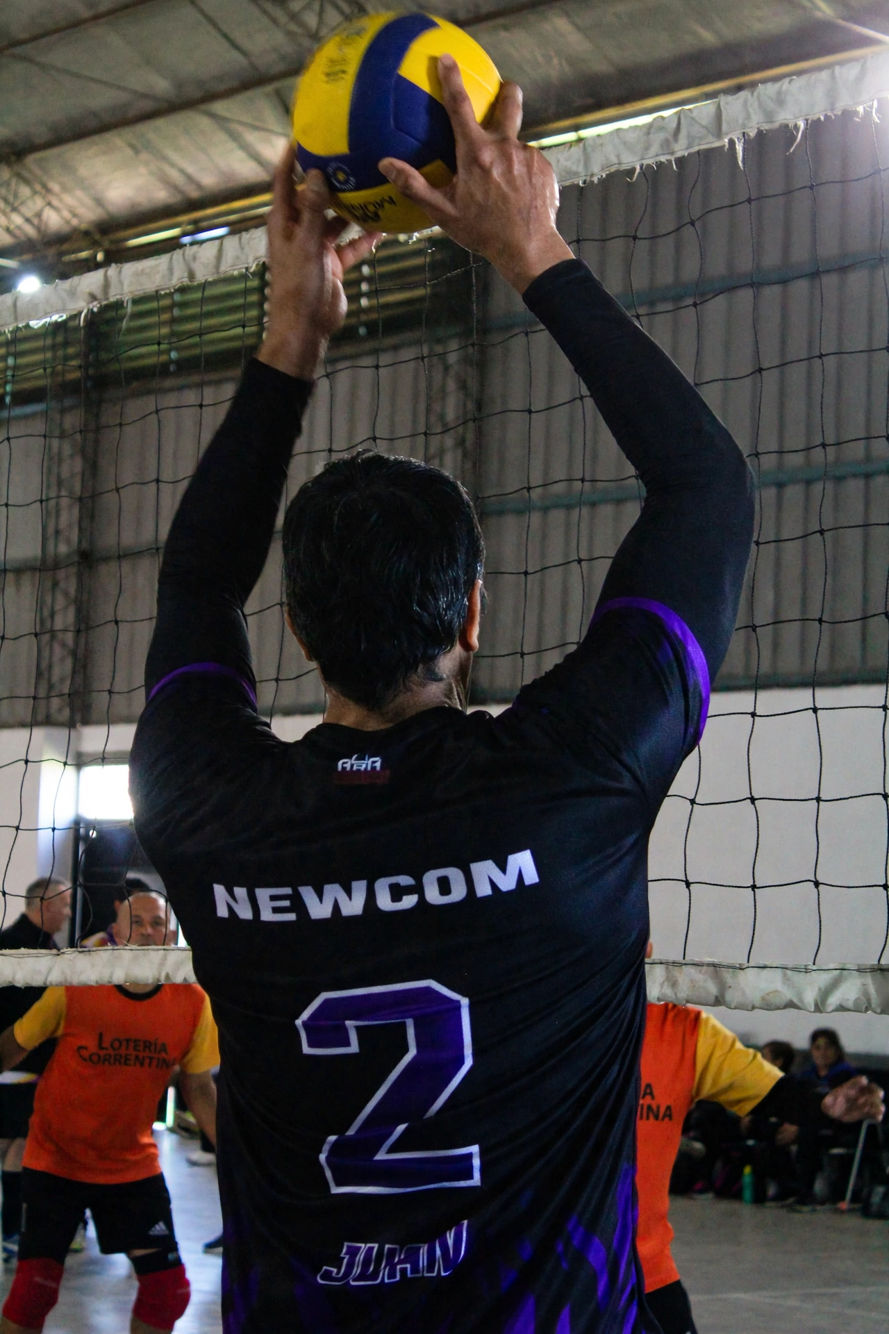 Newcom — partido — foto 7